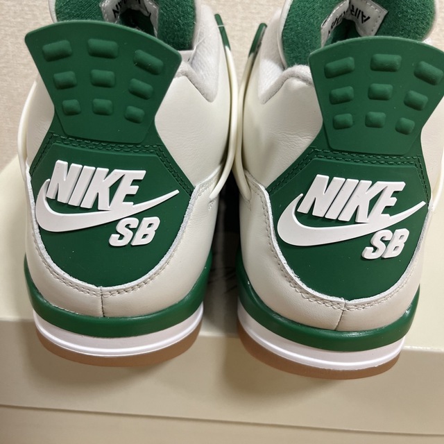 Jordan Brand（NIKE）(ジョーダン)のNike SB × Air Jordan 4 "Pine Green" 26cm メンズの靴/シューズ(スニーカー)の商品写真