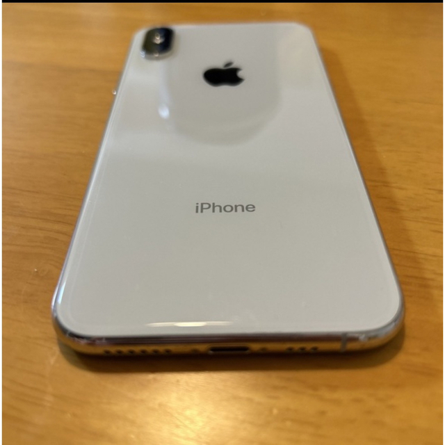 iPhone(アイフォーン)のiPhoneXS ホワイト スマホ/家電/カメラのスマートフォン/携帯電話(スマートフォン本体)の商品写真