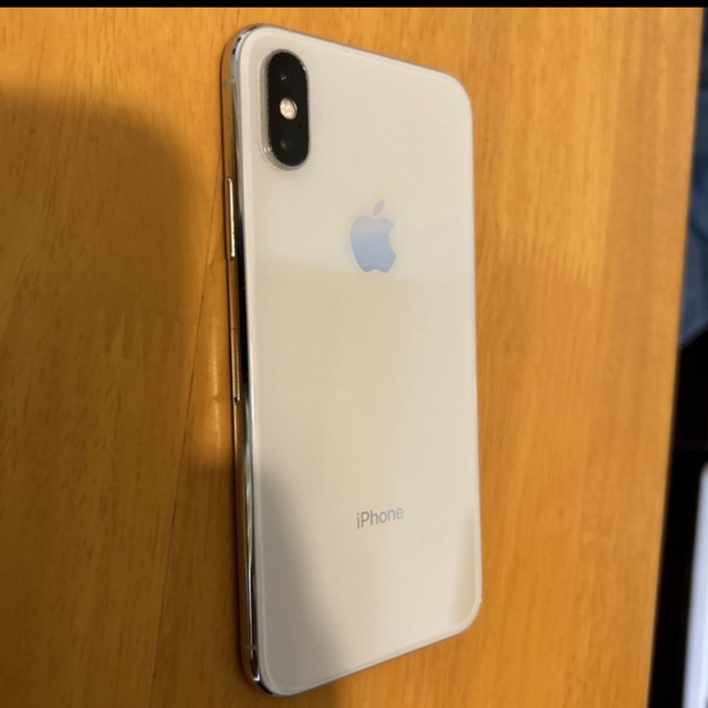 iPhone(アイフォーン)のiPhoneXS ホワイト スマホ/家電/カメラのスマートフォン/携帯電話(スマートフォン本体)の商品写真