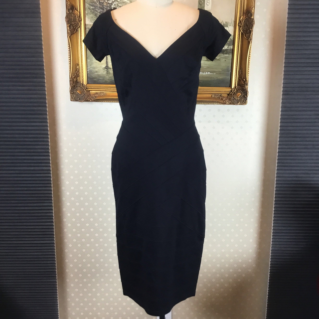 新品☆ TADASHI SHOJI ブラック　サイズM 【124】