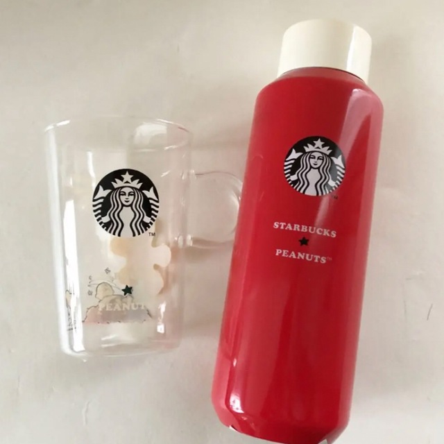 Starbucks Coffee(スターバックスコーヒー)のスターバックス　スヌーピー　ガラスマグ　タンブラー　2点セット インテリア/住まい/日用品のキッチン/食器(グラス/カップ)の商品写真