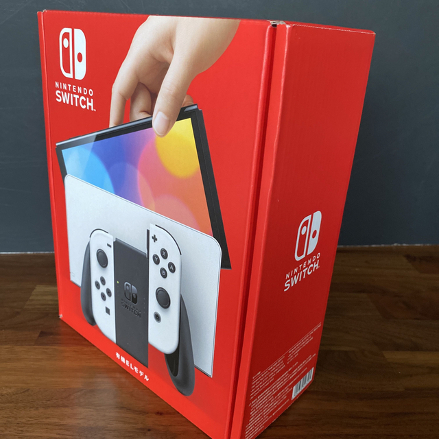 Nintendo Switch(ニンテンドースイッチ)の新品未開封　Nintendo Switch 有機ELモデル  ホワイト エンタメ/ホビーのゲームソフト/ゲーム機本体(家庭用ゲーム機本体)の商品写真