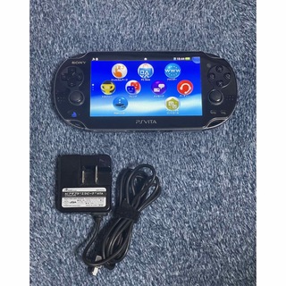 プレイステーションヴィータ(PlayStation Vita)のPSvita1000  PCH-1000 ブラック　メモリカードACアダプター付(携帯用ゲーム機本体)