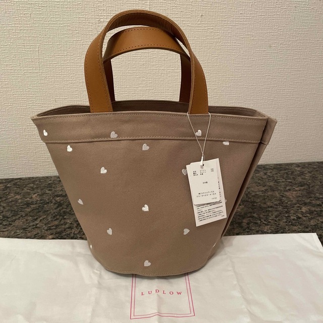贈り物 ラドロー ハート刺しゅうキャンバストート ピンク S ラドロー