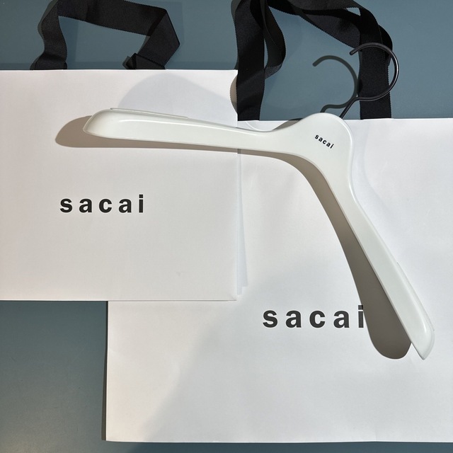 sacai(サカイ)のsacai ショッパー大小 ハンガー セット インテリア/住まい/日用品の収納家具(押し入れ収納/ハンガー)の商品写真