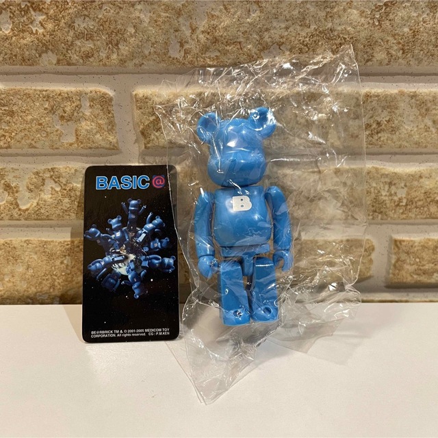 BE@RBRICK(ベアブリック)のベアブリック 100% シリーズ11 ベーシック 【Ｂ】大 ブルー エンタメ/ホビーのコレクション(その他)の商品写真