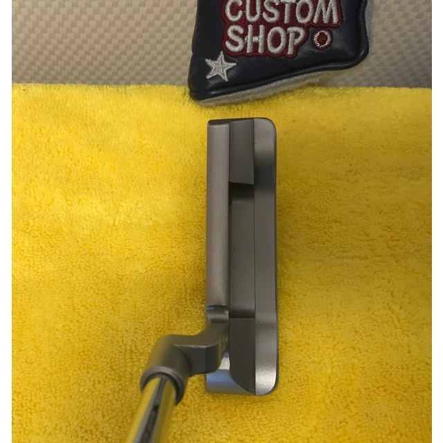 Scotty Cameron(スコッティキャメロン)の【希少美品】スタジオステンレス ニューポートビーチ　スコッティキャメロン スポーツ/アウトドアのゴルフ(クラブ)の商品写真