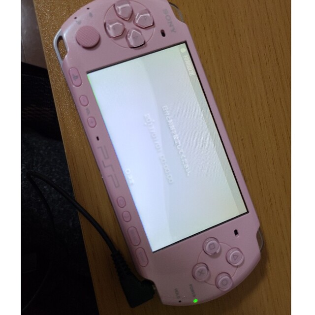 PlayStation Portable(プレイステーションポータブル)の美品PSP-3000　本体　ブロッサムピンク エンタメ/ホビーのゲームソフト/ゲーム機本体(携帯用ゲーム機本体)の商品写真