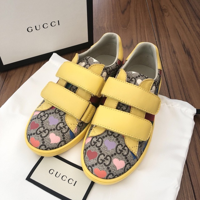 Gucci(グッチ)のグッチチルドレン 新品スニーカー 28 キッズ/ベビー/マタニティのキッズ靴/シューズ(15cm~)(スニーカー)の商品写真