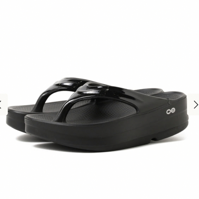 OOFOS(ウーフォス)の新品未使用　OOFOS  ウーフォス　OOmega  ウーメガ　24cm 厚底 レディースの靴/シューズ(サンダル)の商品写真