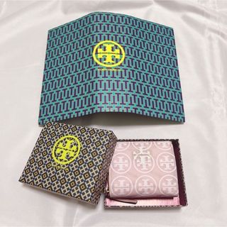 トリーバーチ(Tory Burch)のピンクベージュ トリーバーチ ミニ財布 ショッパー 箱付き 【新品未使用品】(財布)