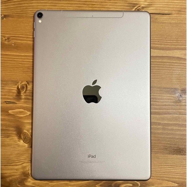 Apple(アップル)の【美品】iPad Pro 10.5 64GB＋ApplePencilセット  スマホ/家電/カメラのPC/タブレット(タブレット)の商品写真