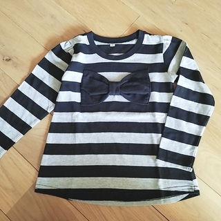 110サイズ　女の子　ロンT リボン 長袖Tシャツ(Tシャツ/カットソー)