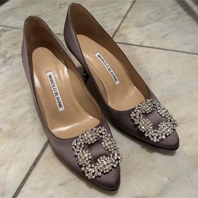 MANOLO BLAHNIK(マノロブラニク)のマノロブラニク ハンギシ ロンドングレー 36 1/2 レディースの靴/シューズ(ハイヒール/パンプス)の商品写真