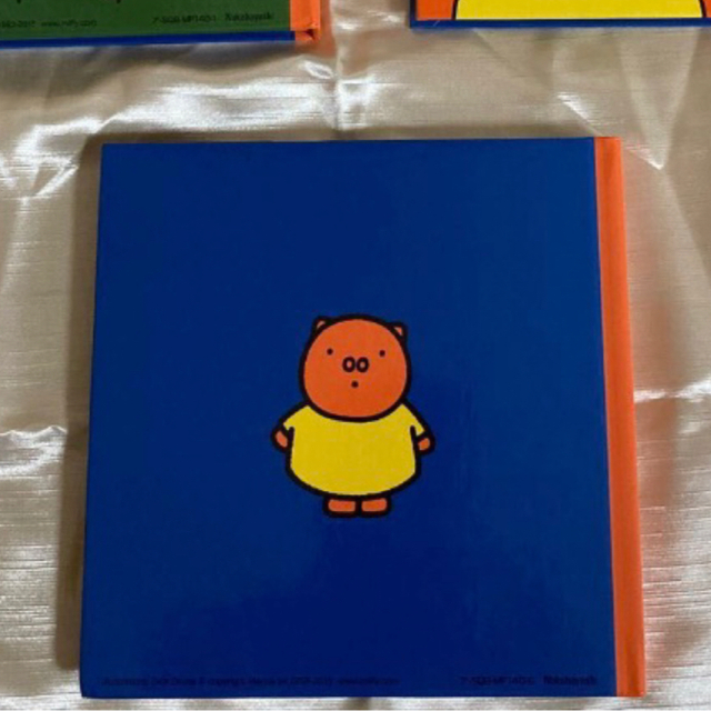 miffy(ミッフィー)のP ipi pi様専用ミッフィー６０周年記念絵本アルバム一冊 エンタメ/ホビーのおもちゃ/ぬいぐるみ(キャラクターグッズ)の商品写真