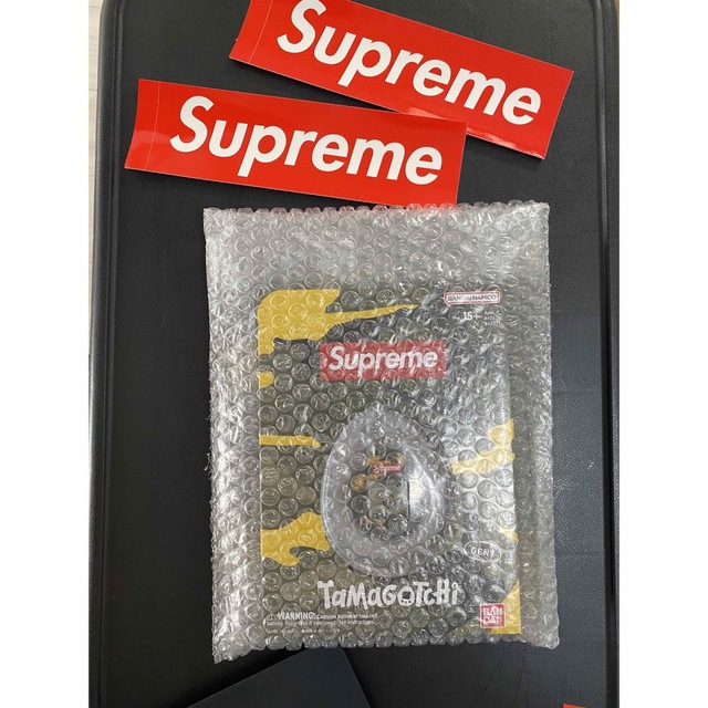 supremeたまごっち3色