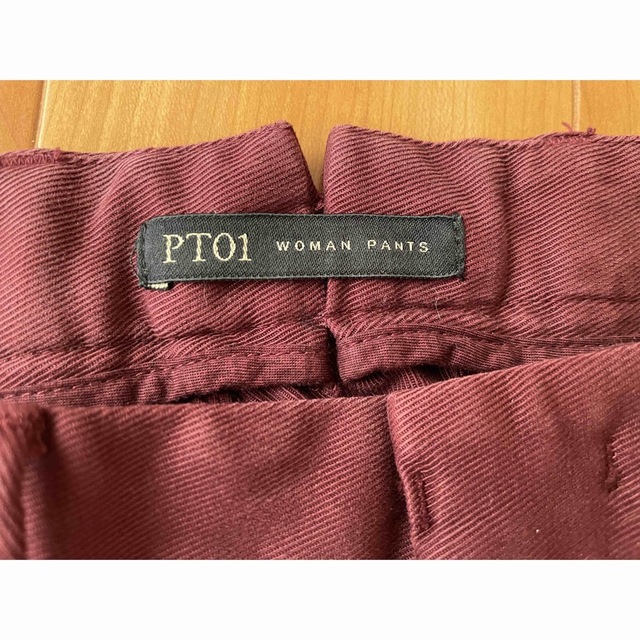 PT01(ピーティーゼロウーノ)の新品 PT01 イタリアブランド 美ライン センタープレス パンツ 38サイズ レディースのパンツ(クロップドパンツ)の商品写真