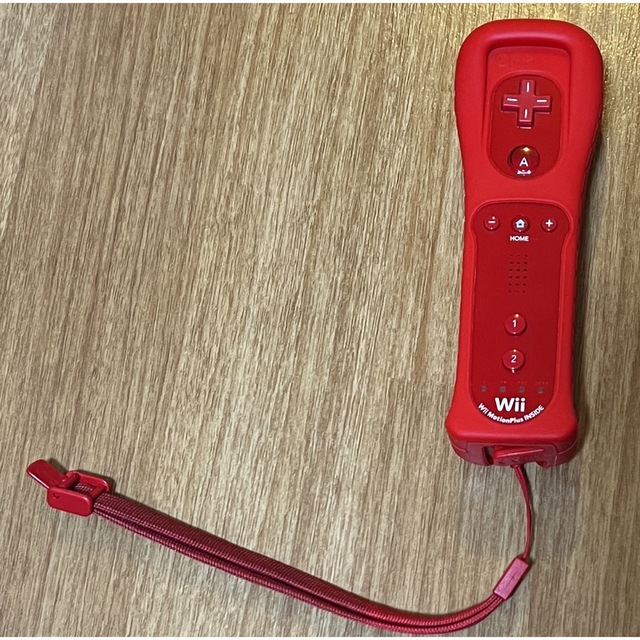 Wii(ウィー)のWiiリモコン　レッド エンタメ/ホビーのゲームソフト/ゲーム機本体(その他)の商品写真