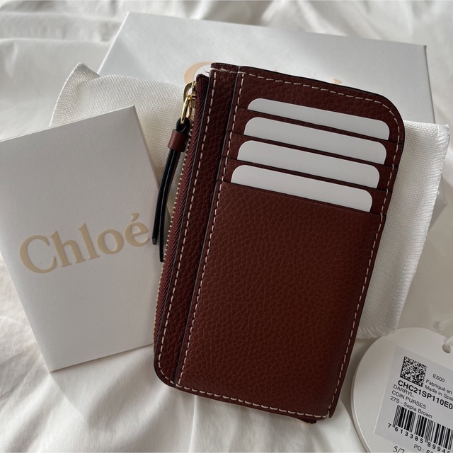 Chloe(クロエ)の【新品・未使用】クロエ カードケース　フラグメントケース　ブラウン レディースのファッション小物(名刺入れ/定期入れ)の商品写真