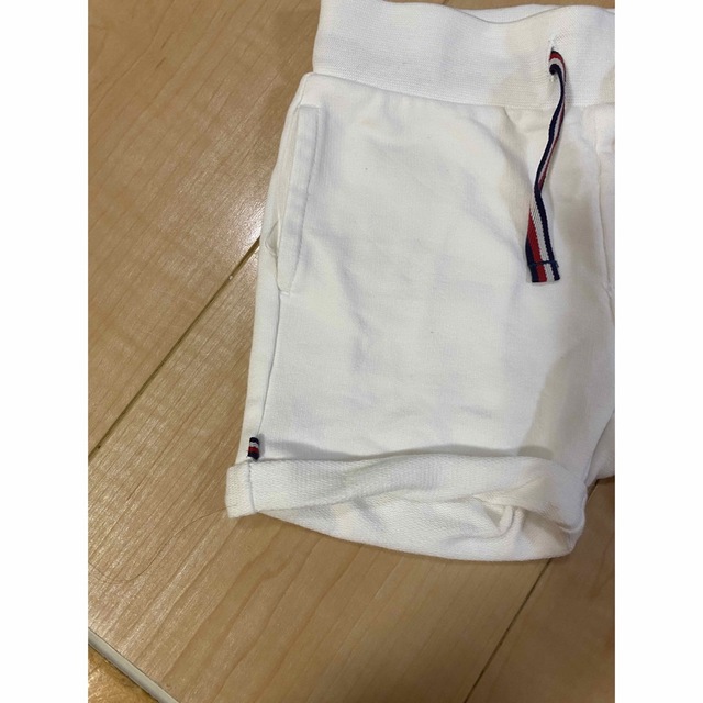 TOMMY HILFIGER(トミーヒルフィガー)のTommyHILFIGER Tシャツとハーフパンツのセット キッズ/ベビー/マタニティのベビー服(~85cm)(Ｔシャツ)の商品写真