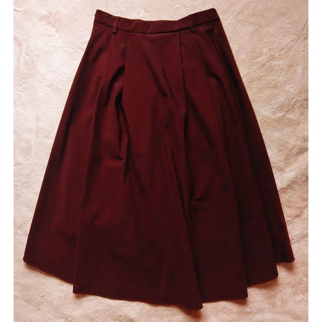 自由区(ジユウク)の未使用　自由区フレアースカート ワインレッド レディースのスカート(ロングスカート)の商品写真