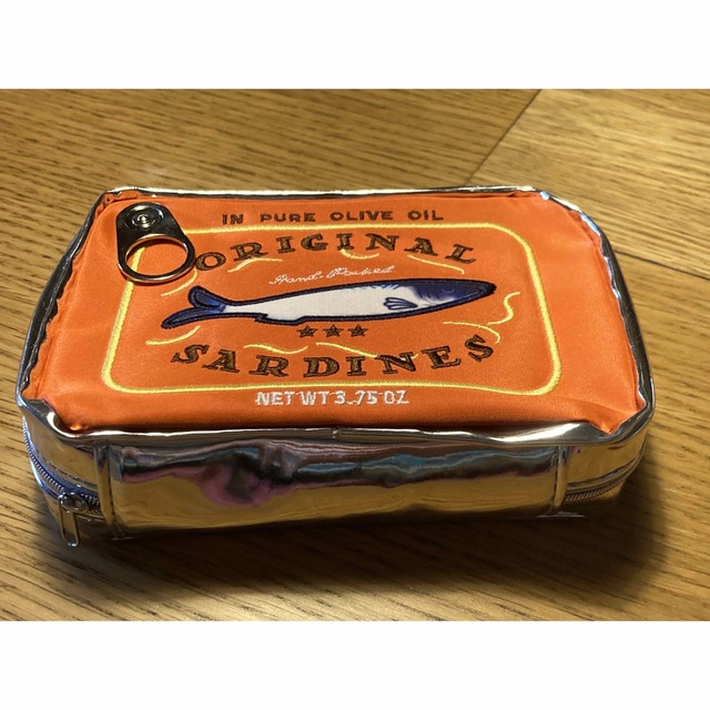 オレンジ色 リアルなサーディン缶をモチーフとしたかわいい小物ポーチ レディースのファッション小物(ポーチ)の商品写真