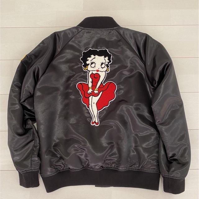 送料込!!Supreme 16ss bettyboop サテンジャケット 黒 M