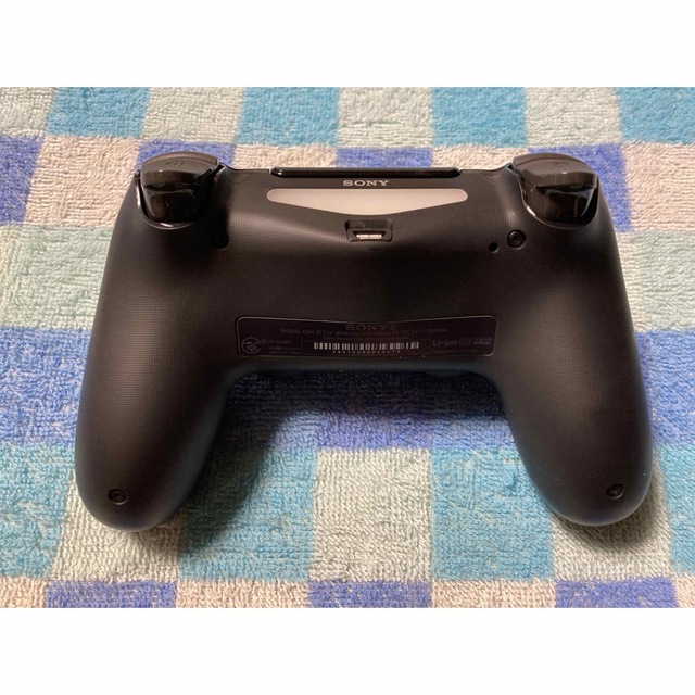 PlayStation4(プレイステーション4)のPS4 ワイヤレスコントローラー DualShock 4 ジェットブラック エンタメ/ホビーのゲームソフト/ゲーム機本体(家庭用ゲーム機本体)の商品写真