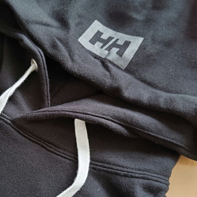 HELLY HANSEN(ヘリーハンセン)の新品！ヘリーハンセン HHロゴスウェットパーカ レディースのトップス(パーカー)の商品写真