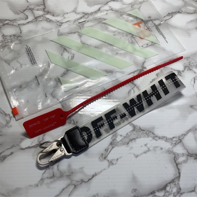 OFF-WHITE(オフホワイト)の【海外限定】正規品 オフホワイト キーホルダー ストラップ OFFWHITE メンズのファッション小物(キーホルダー)の商品写真