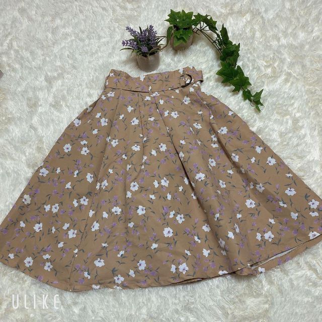 dazzlin(ダズリン)の❇️A668❇️dazzlin⚜️花柄フレアスカート⚜️ レディースのスカート(ひざ丈スカート)の商品写真