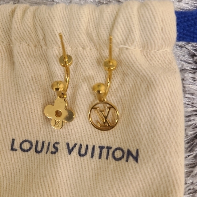 LOUIS VUITTON(ルイヴィトン)の【美品】LOUIS VUITTON ルイヴィトン ブックルドレイユ ブルーミング レディースのアクセサリー(ピアス)の商品写真