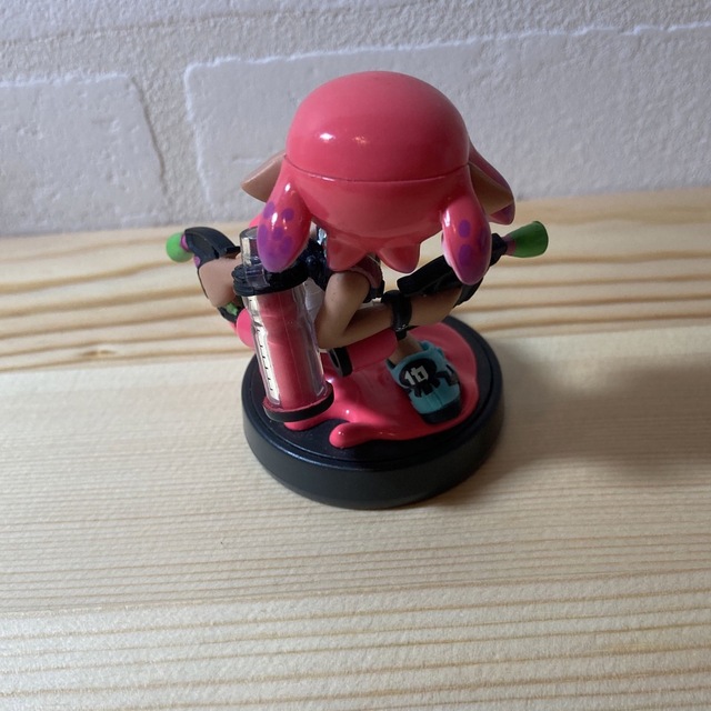 任天堂(ニンテンドウ)のamiibo　スプラトゥーン　ガール　ネオンピンク エンタメ/ホビーのフィギュア(ゲームキャラクター)の商品写真