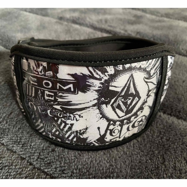 volcom(ボルコム)のVOLCOM チケットホルダー　黒 スポーツ/アウトドアのスノーボード(アクセサリー)の商品写真