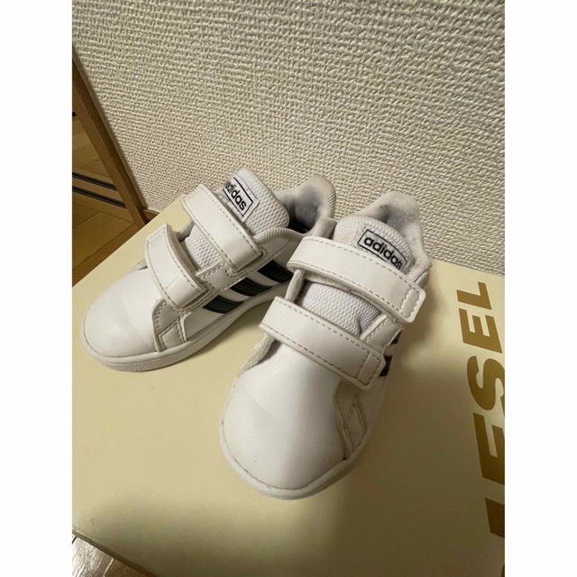 adidas(アディダス)のadidas キッズスニーカー キッズ/ベビー/マタニティのベビー靴/シューズ(~14cm)(スニーカー)の商品写真