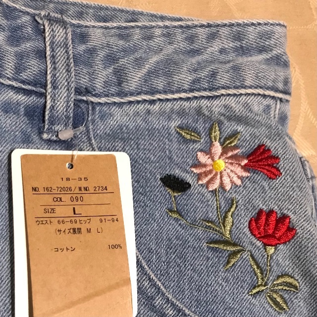 OZOC(オゾック)のOZOC  刺繡デニムスカート レディースのスカート(ミニスカート)の商品写真