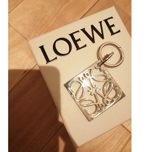 LOEWE ロエベ　アナグラム　チャーム　キーホルダー