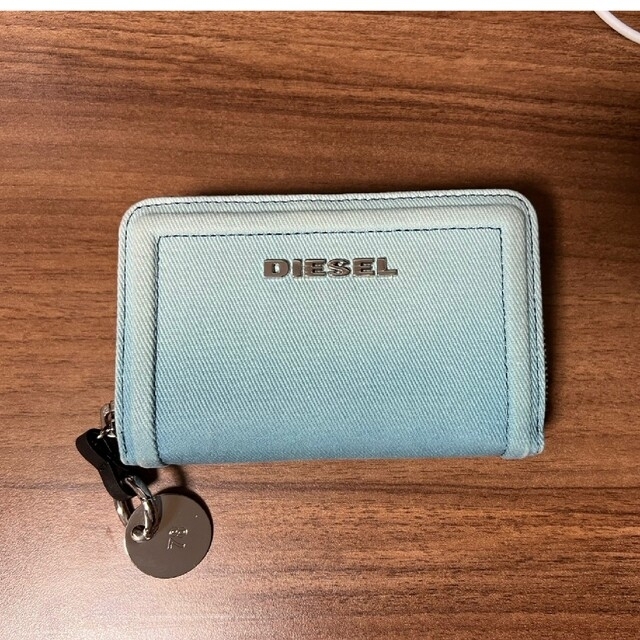 DIESEL(ディーゼル)のDIESEL 二つ折り財布 レディースのファッション小物(財布)の商品写真