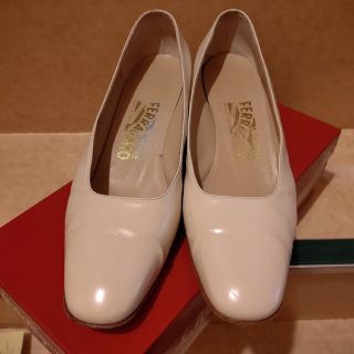 サルヴァトーレフェラガモ(Salvatore Ferragamo)のフェラガモ パンプス 靴 正規品 Ferragamo(ハイヒール/パンプス)