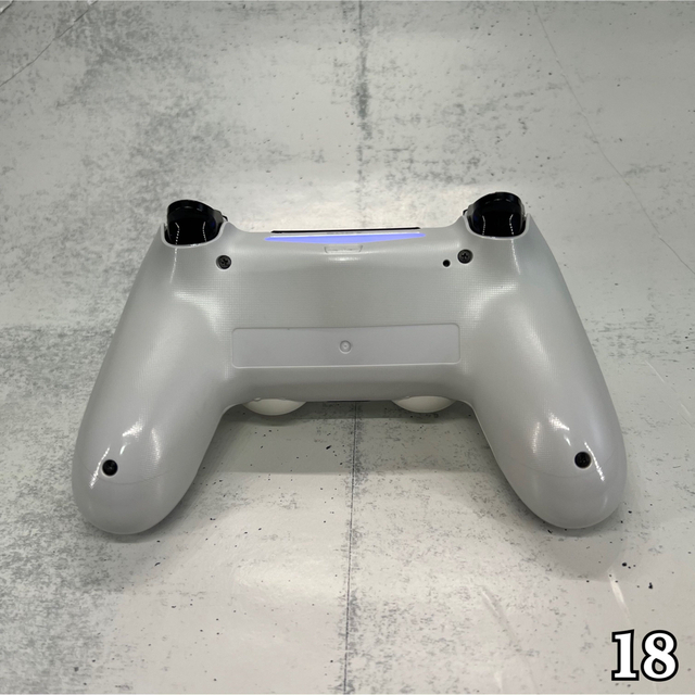 PlayStation4(プレイステーション4)の18 ps4 純正品  ワイヤレスコントローラー DUALSHOCK 4 エンタメ/ホビーのゲームソフト/ゲーム機本体(その他)の商品写真