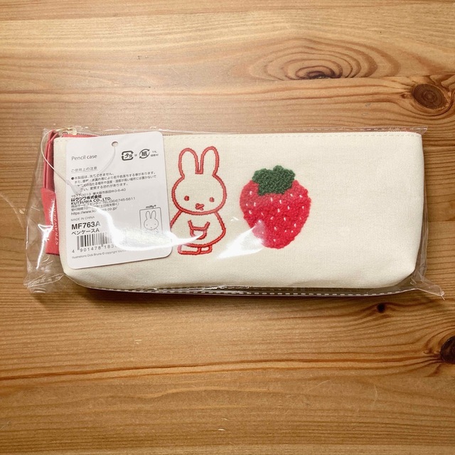 miffy(ミッフィー)のミッフィー　ペンケース　ストロベリー　ペンポーチ　筆箱　筆入れ エンタメ/ホビーのおもちゃ/ぬいぐるみ(キャラクターグッズ)の商品写真