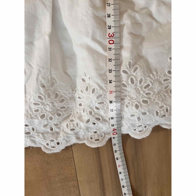 babyGAP(ベビーギャップ)のベビーギャップ　ホワイト　ワンピース　刺繍 キッズ/ベビー/マタニティのベビー服(~85cm)(ワンピース)の商品写真