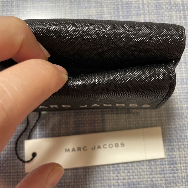 MARC JACOBS(マークジェイコブス)のMARC JACOBS  三つ折り財布　新品未使用品 レディースのファッション小物(財布)の商品写真