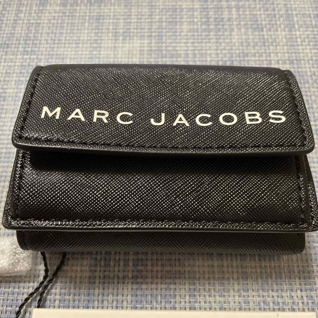 MARC JACOBS(マークジェイコブス)のMARC JACOBS  三つ折り財布　新品未使用品 レディースのファッション小物(財布)の商品写真