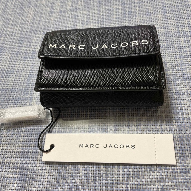 MARC JACOBS(マークジェイコブス)のMARC JACOBS  三つ折り財布　新品未使用品 レディースのファッション小物(財布)の商品写真