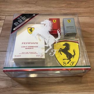 フェラーリ(Ferrari)の数量限定 フェラーリ ライトエッセンス ブライト ステッカー コフレ 香水(香水(男性用))