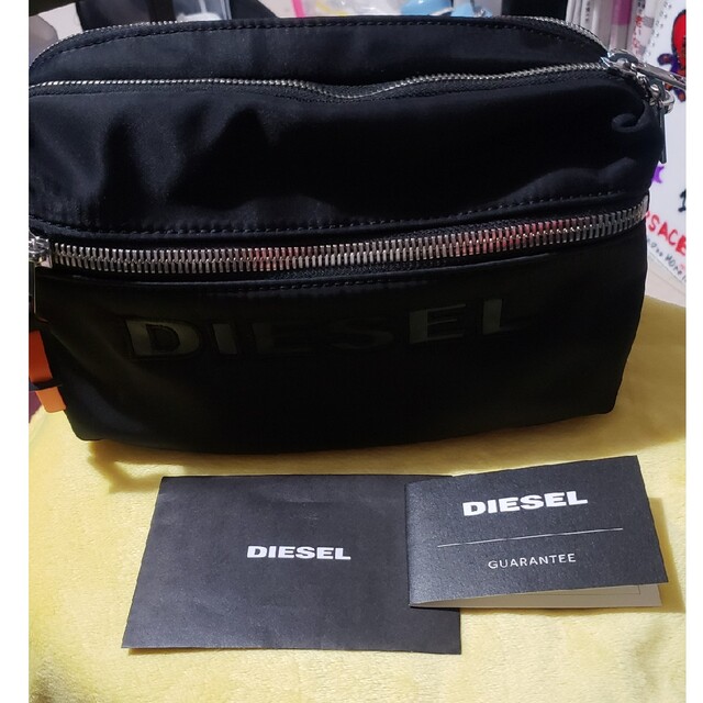 DIESEL(ディーゼル)のショルダーバック メンズのバッグ(ショルダーバッグ)の商品写真