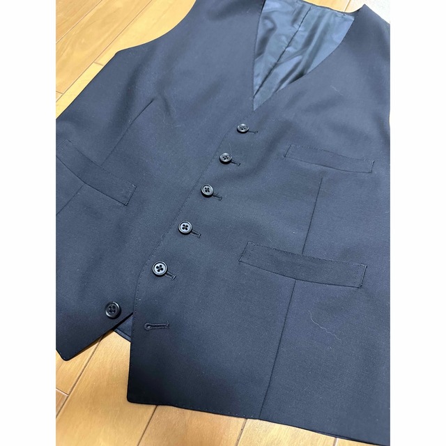 THE SUIT COMPANY(スーツカンパニー)のスーツカンパニー フォーマル 6ッボタン ジレ(ベスト)(4Drop-LL)黒 メンズのスーツ(スーツベスト)の商品写真