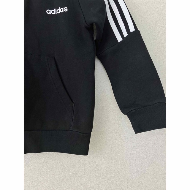 adidas(アディダス)の【adidasアディダス】パーカー　ジップアップ  黒スエット120  ジャージ キッズ/ベビー/マタニティのキッズ服男の子用(90cm~)(ジャケット/上着)の商品写真