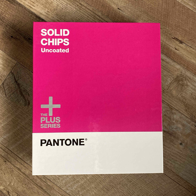 店舗在庫をネットで確認 【美品】PANTONE SOLIDCHIPS 二冊(コート紙